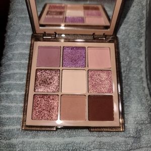 Huda beauty Nude Light eyeshadow
